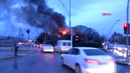 Ankara'da Hastane Yanındaki Kafede Çıkan Yangın Paniğe Neden Oldu