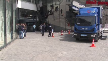 Kocaeli'de Sürücüler Emniyet Kemerinin Önemini Tepetaklak Olunca Anladı