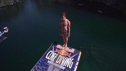 Video: Filipinler'de nefes kesen yarışma: Dünya Uçurum Atlayışı