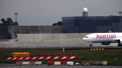AUSTRIAN 777 TAKE OFF