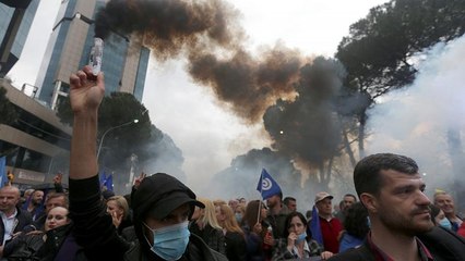 Протесты в Тиране: демонстранты прорвались в правительственный квартал