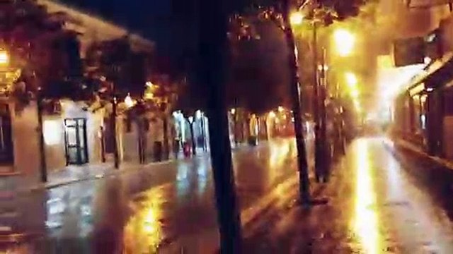 Sabato sera ad Andria ballando sotto la pioggia - dancing in the rain in Andria (Puglia, Italy)