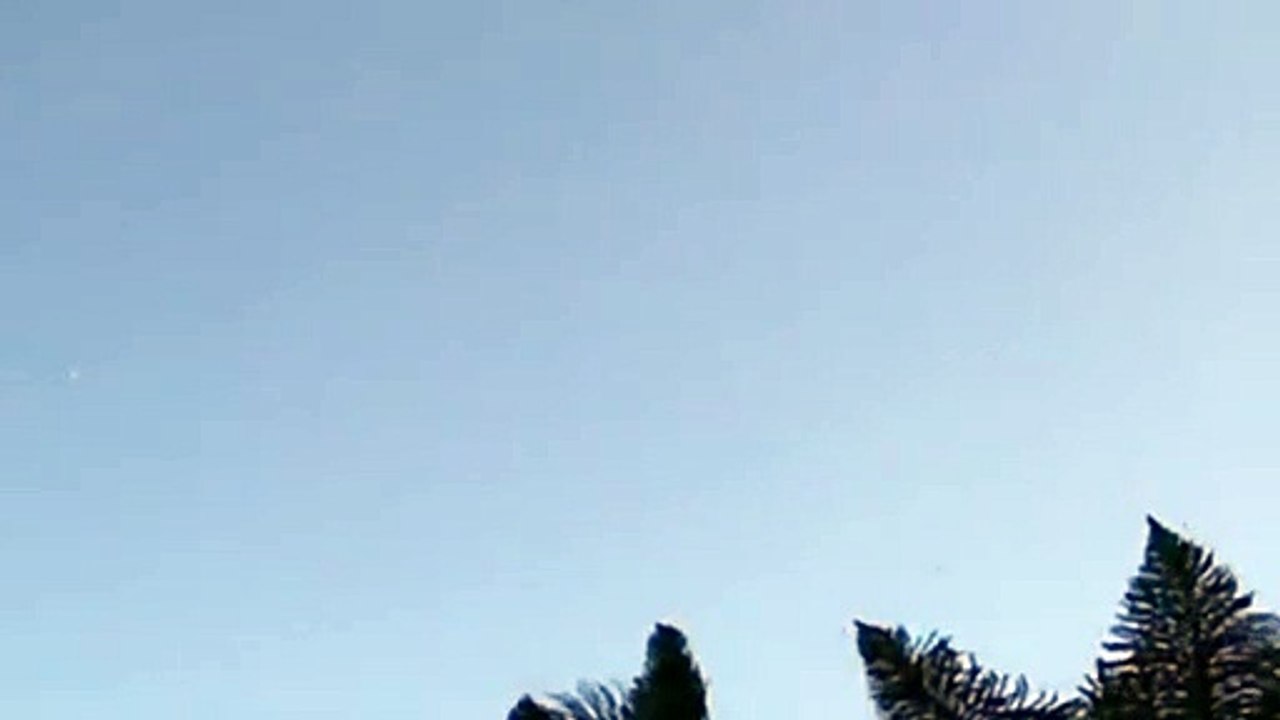 Hawaii UFO April 4 2019 amazing footage UFO moving slowly
