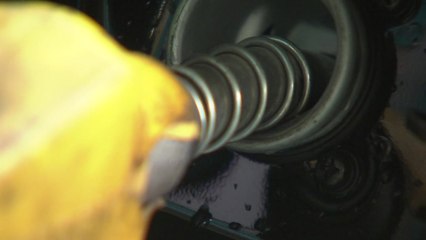 다음 달 기름값 인상 '이중 폭탄' 맞나 / YTN