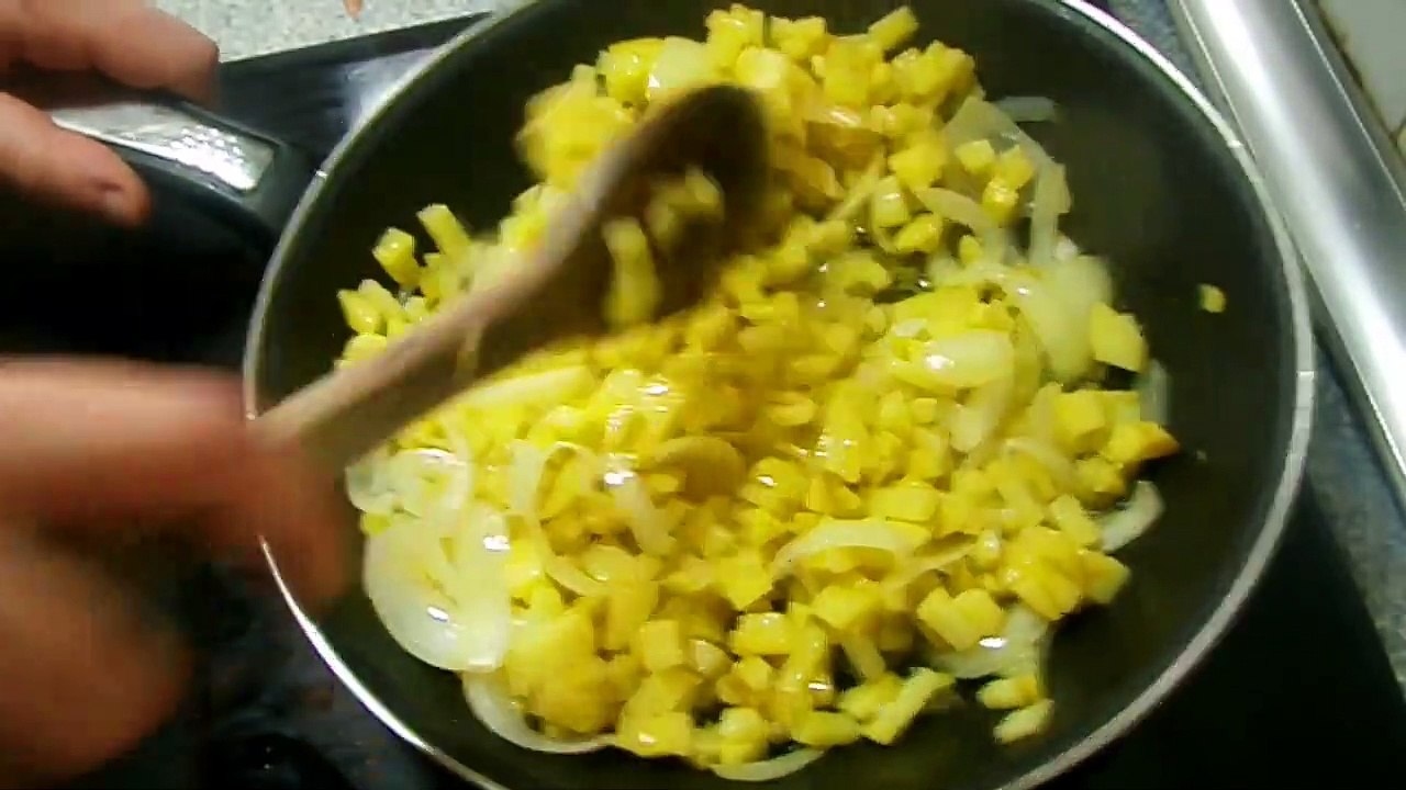 TORTILLA DE PATATAS JUGOSA - recetas de cocina faciles rapidas y economicas de hacer