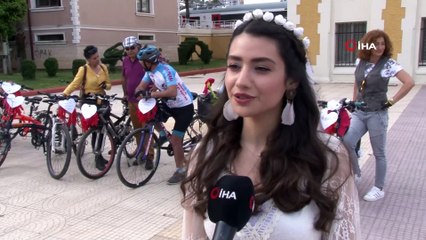 Gelin ve damat bisiklet konvoyla birlikte mutluluğa pedal çevirdi