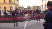 Dha Dış - Arnavutluk ve Sırbistan'da Hükümet Karşıtı Gösterilerde Protestocular Polis ile Çatıştı