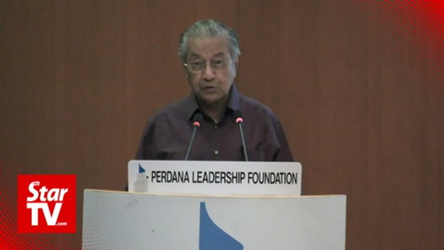 Dr M tells youths that good leaders set aside egos, rectify their mistakes