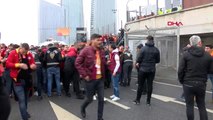 Spor Galatasaraylı Taraftarlar, Türk Telekom Stadı'nda Toplandı