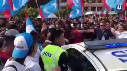 Lagi video kebiadaban penyokong  Pakatan Harapan terhadap polis tular.