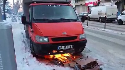 Comment démarrer un véhicule lorsqu'il fait très froid (Turquie)