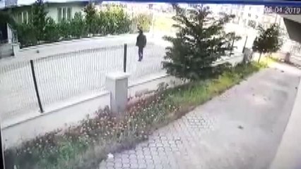 Önce İçindeki Malzemeleri Sonra Minibüsü Çaldılar