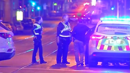 호주서 주행 차량이 군중에 총격...1명 사망 / YTN