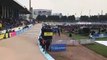 Paris-Roubaix : ambiance au vélodrome de Roubaix, quelques minutes avant l'arrivée des coureurs.