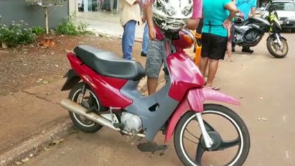 Duas pessoas se ferem em colisão entre motos