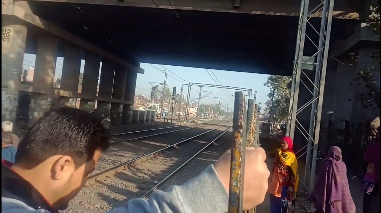UA Toofan Passing very close to me