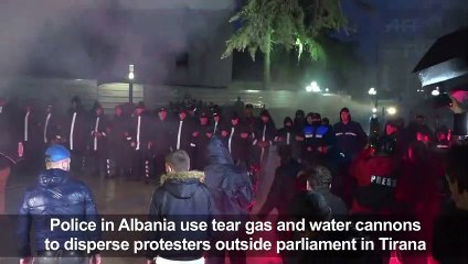 Albania:Police use tear gas to disperse opposition protest