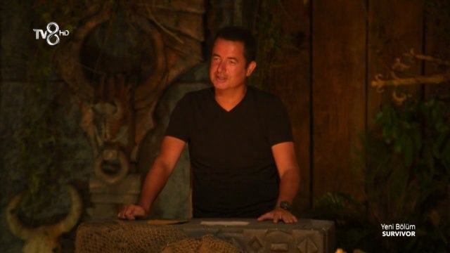 Acun Ilıcalı, Dayısının Muhtarlık Yarışını Merak Eden Hikmet'e Seçim Sonuçlarını Yanlış Açıkladı