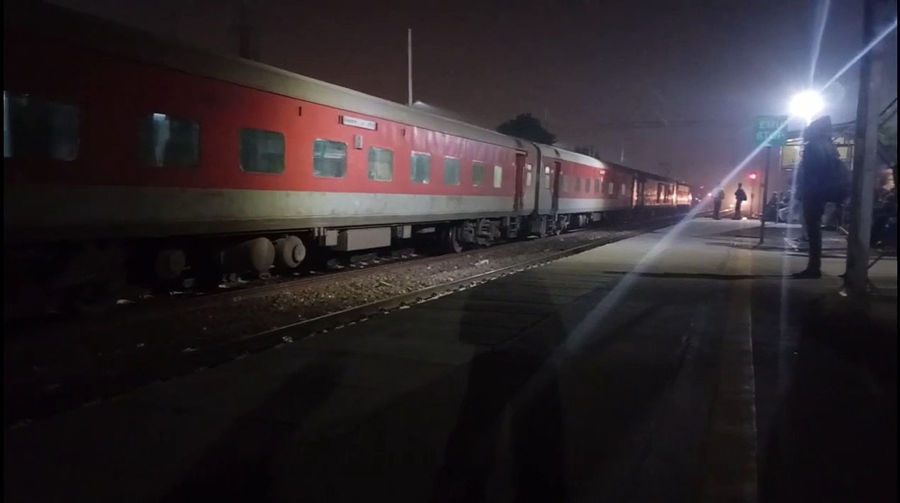 Indian Railway - AC A.P Express Meet M.P Sampark Kranti Express