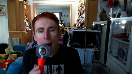 Wiwi égratigne "bye bye baby" de Mandy Lina