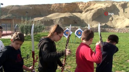 Okçulukta derece alan öğrenciler, milli takıma girmek istiyor