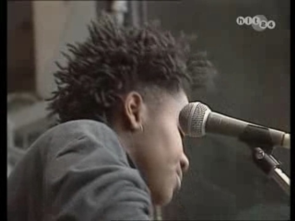 Tracy Chapman - Talkin' 'bout a revolution(Live)