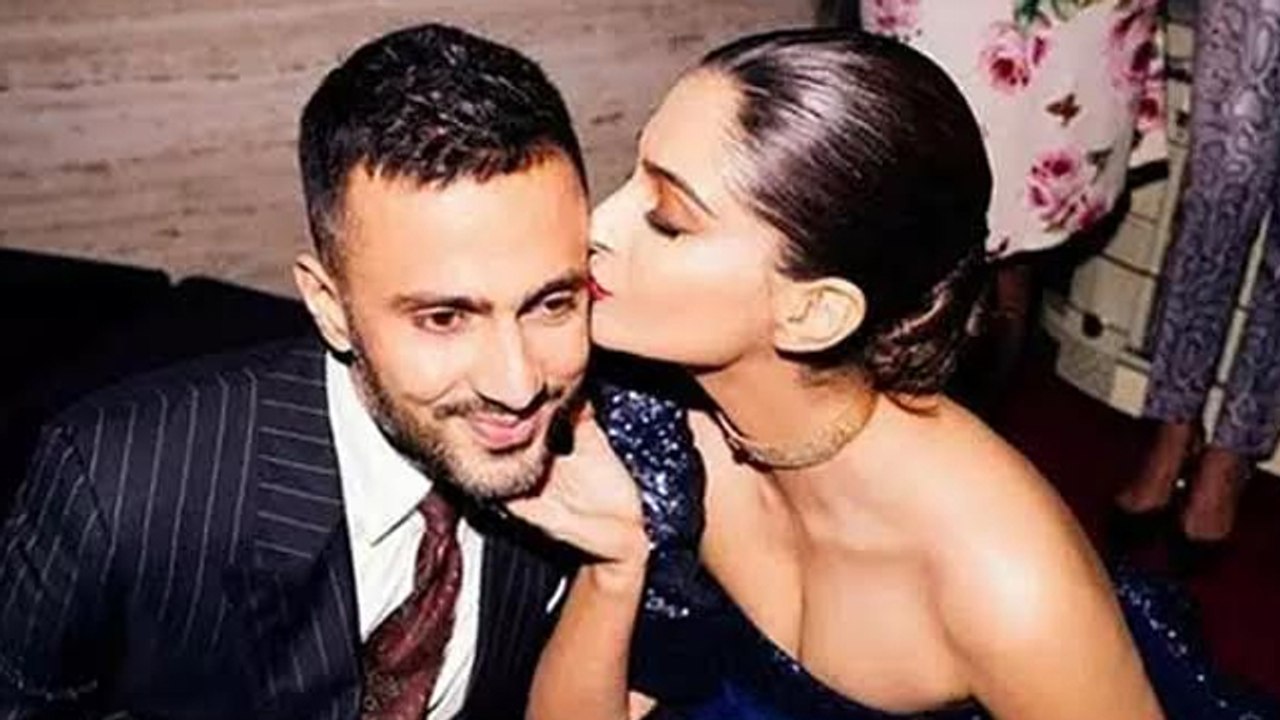 Sonam Kapoor REVEALS Her Hubby Calls Himself Anand Sonam Ahuja