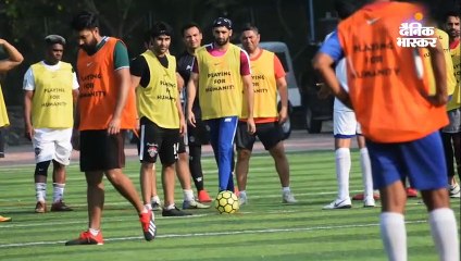 रणबीर-अभिषेक ने खेला फुटबाल मैच