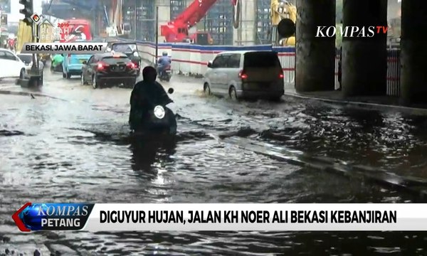 Diguyur Hujan, Jalan KH Noer Ali Bekasi Kebanjiran