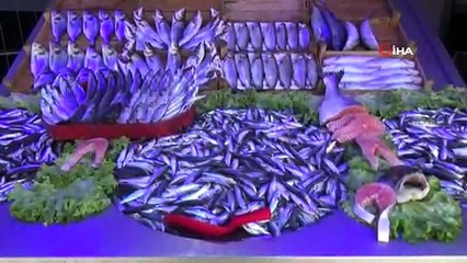 1 Eylül'e kadar sürecek av yasağı öncesi balık tezgahları hareketlendi