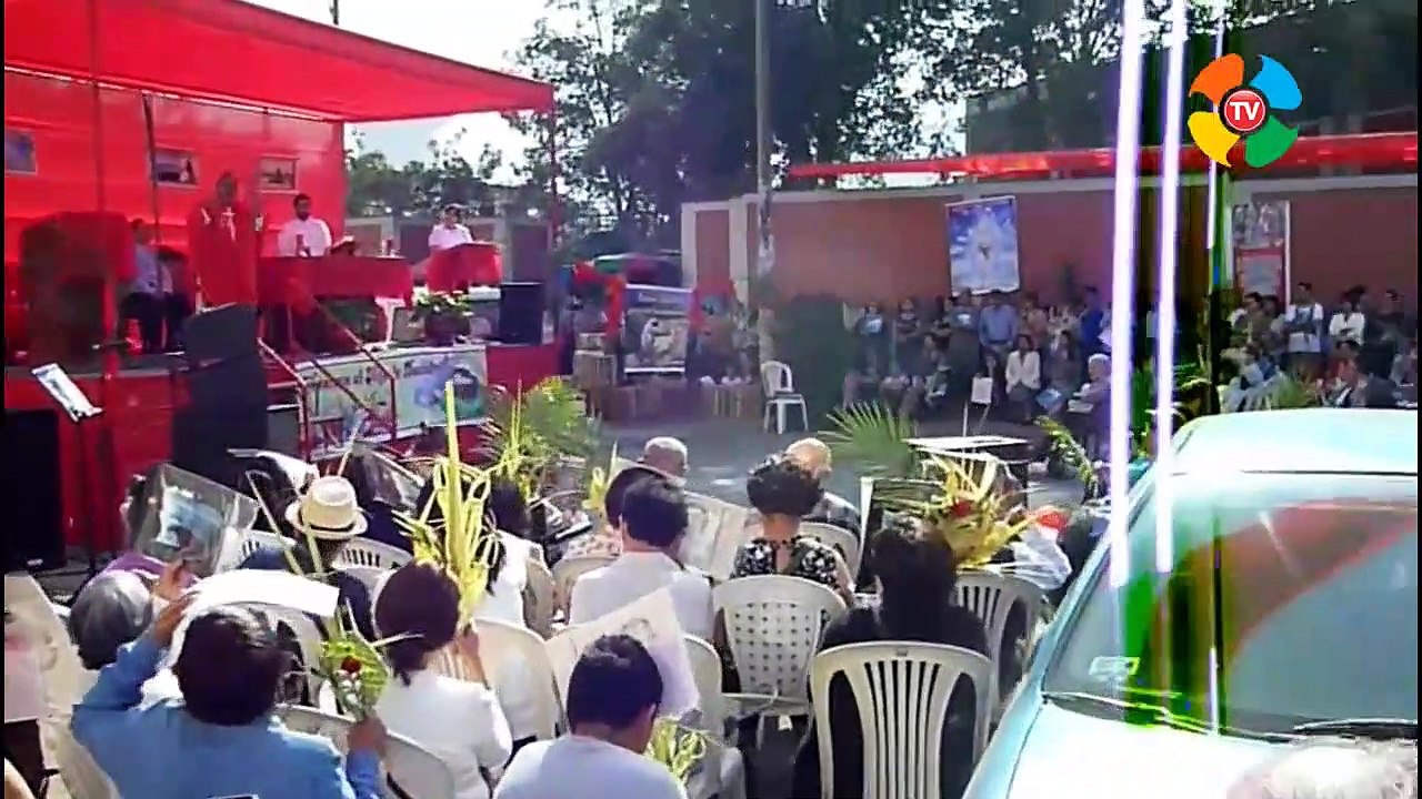 Celebran misa del Domingo de Ramos en Comas