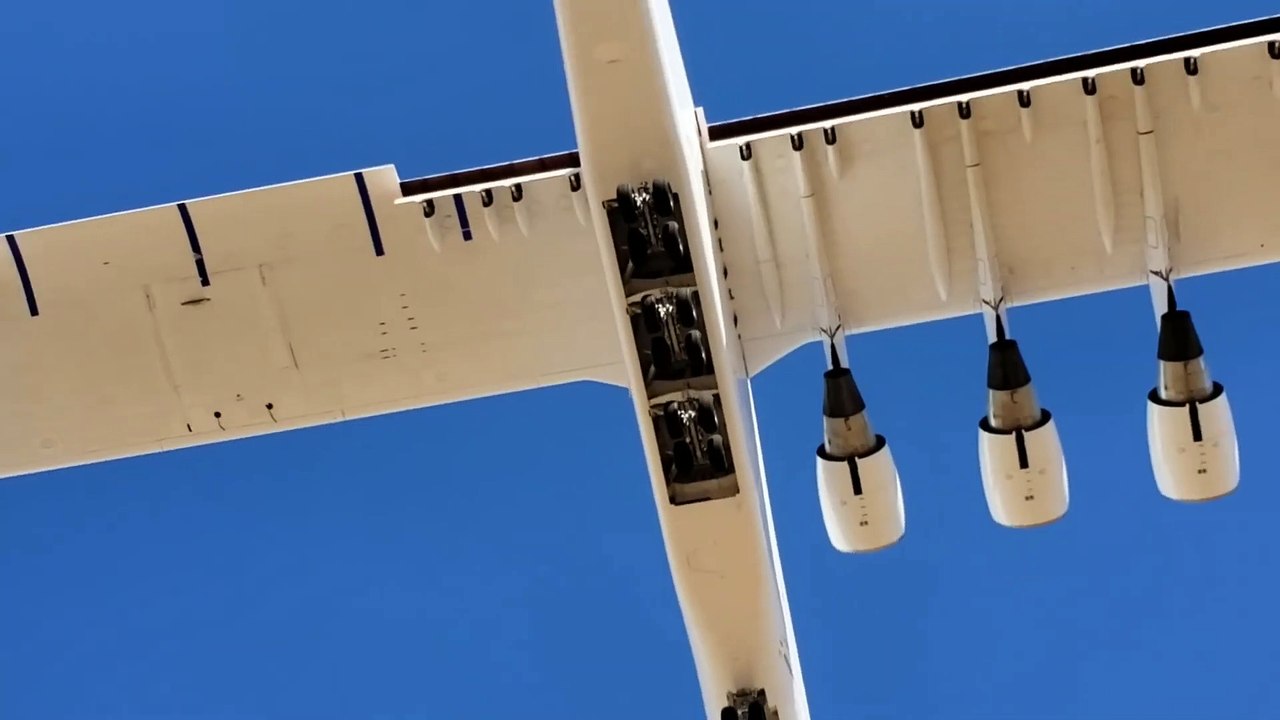 Stratolaunch first flight, worlds biggest airplane.