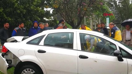 Mersin Yağışlı Hava Kazaya Neden Oldu, 1 Kişi Yaralandı