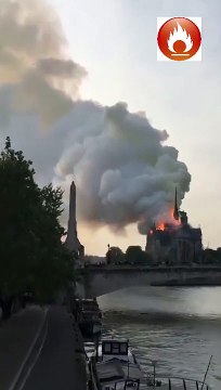 ALARME INCENDIE - Notre Dame de Paris sous les flammes !