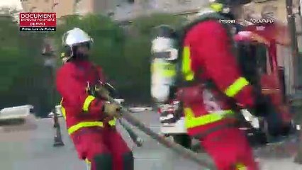 Incendie de Notre-Dame : les impressionnantes images de l'intervention des pompiers de Paris