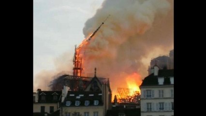 Video: Der Moment, in dem "la flèche" von Notre-Dame einstürzt
