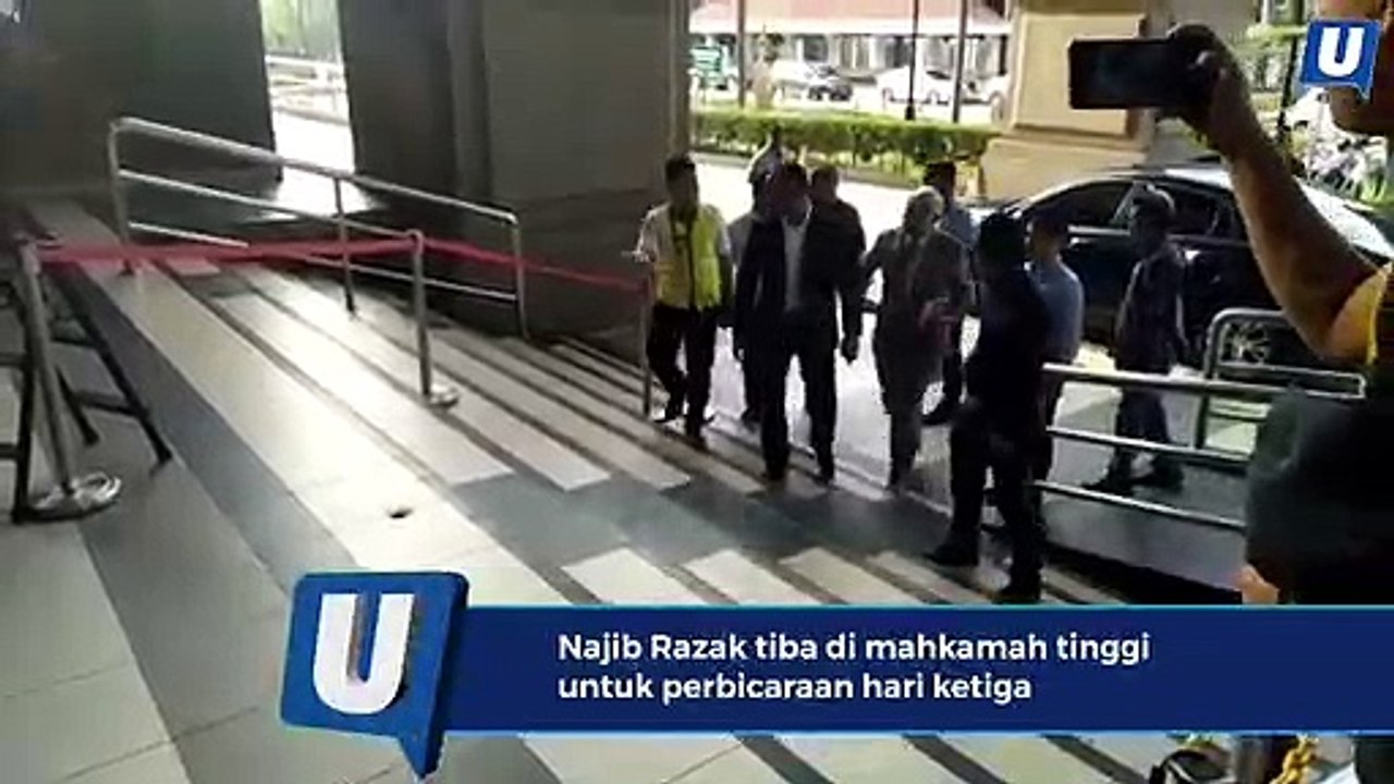 Bekas Perdana Menteri, Datuk Seri Najib Tun Razak tiba di perkarangan Kompleks Mahkamah