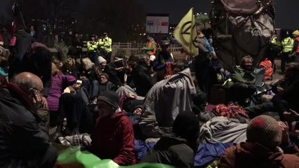 Londra'daki Çevreci İşgal Eyleminde 47 Gözaltı