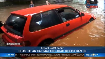 Banjir Genangi Jalan Arteri Kalimalang