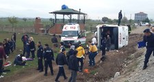 Denizli'de Öğrencileri Taşıyan Tur Otobüsü Devrildi: 34 Yaralı