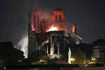 Fransa'da "Notre Dame" Yangını Tüm Dünyayı Üzdü