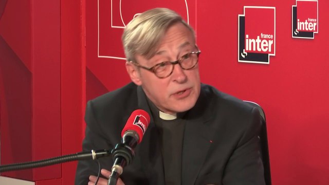 Mgr Patrick Chauvet : Les vitraux sont sur place, une rosace va peut-être devoir être démontée, certains tableaux ont pu être sauvés, ils sont à la mairie de Paris