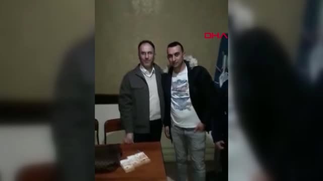 İstanbul- Taksisinde Unutulan 30 Bin Euro'yu Sahibine Teslim Etti