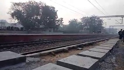 Full Speed - 12649 Karnataka Sampark Kranti Express Passing NewTown Railway Station