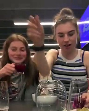 Boire un verre de jus de fruits rouges (Fail)