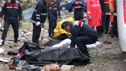Kazada ölenlerin kimlikleri lisans kartlarıyla tespit edilmeye çalışıldı