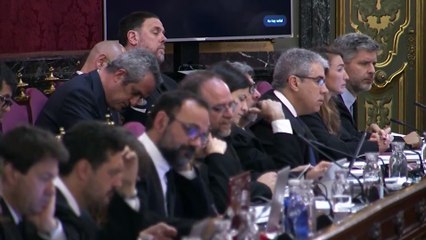 Interrogatori de Van den Eynde a un agent de la policia espanyola que va ser  l'Escola Monserdà de Barcelona