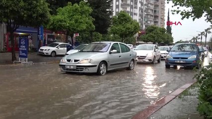 Adana'da Dolu ve Yağmur Etkili Oldu