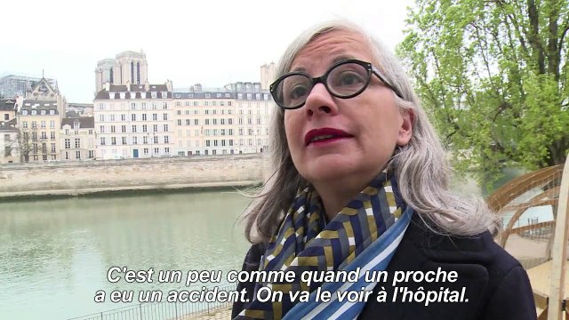 Notre-Dame: les Parisiens au chevet de la cathédrale mutilée