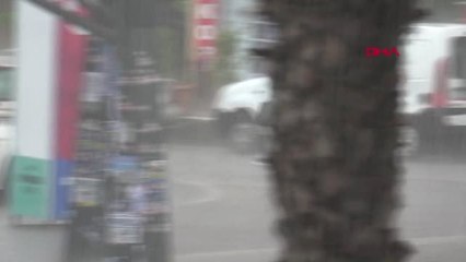 Adana Adana'da Sağanak Yağış